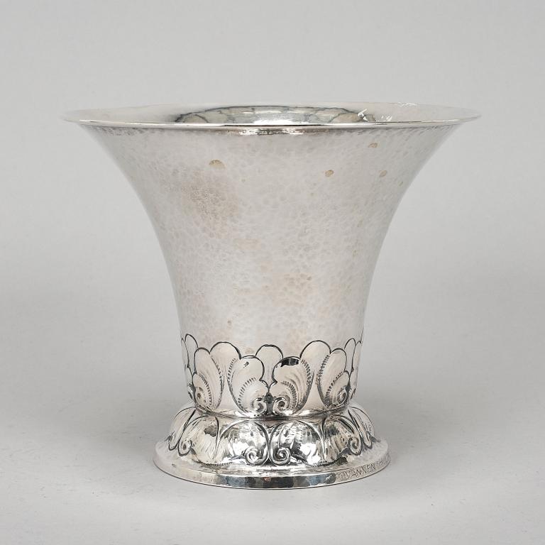 A swedish silver bowl, K Andersson, Stockholm 1919.