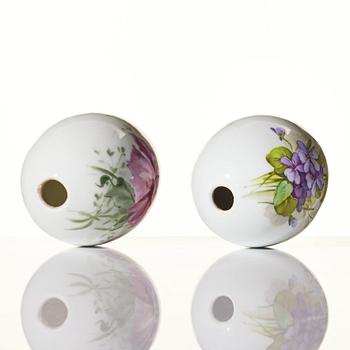 Two Russian porcelain Easter Eggs, circa 1890-1900, presumably Imperial porcelainmanufactory, St Petersburg.