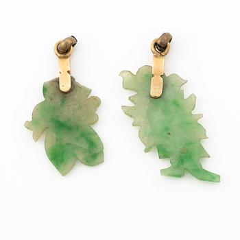 Pendants, 2 pcs, 18K gold and gilt metal with jadeite.