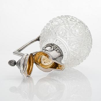 Fabergé, karaff, silver och slipat glas, Moskva 1908-1917. Kejserligt hovleverantörsmärke och inventarienummer.
