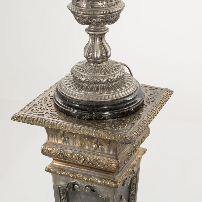 TWO PEDESTAL WITH LAMPS LATE 19TH CENTURY.