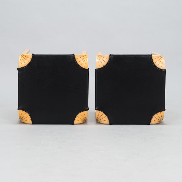 Alvar Aalto, pallar, ett par, modell X601, Artek 1900-talets senare hälft.