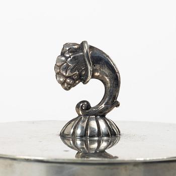 Guldsmedsaktiebolaget (GAB), Ask med lock, silver, Stockholm 1935.