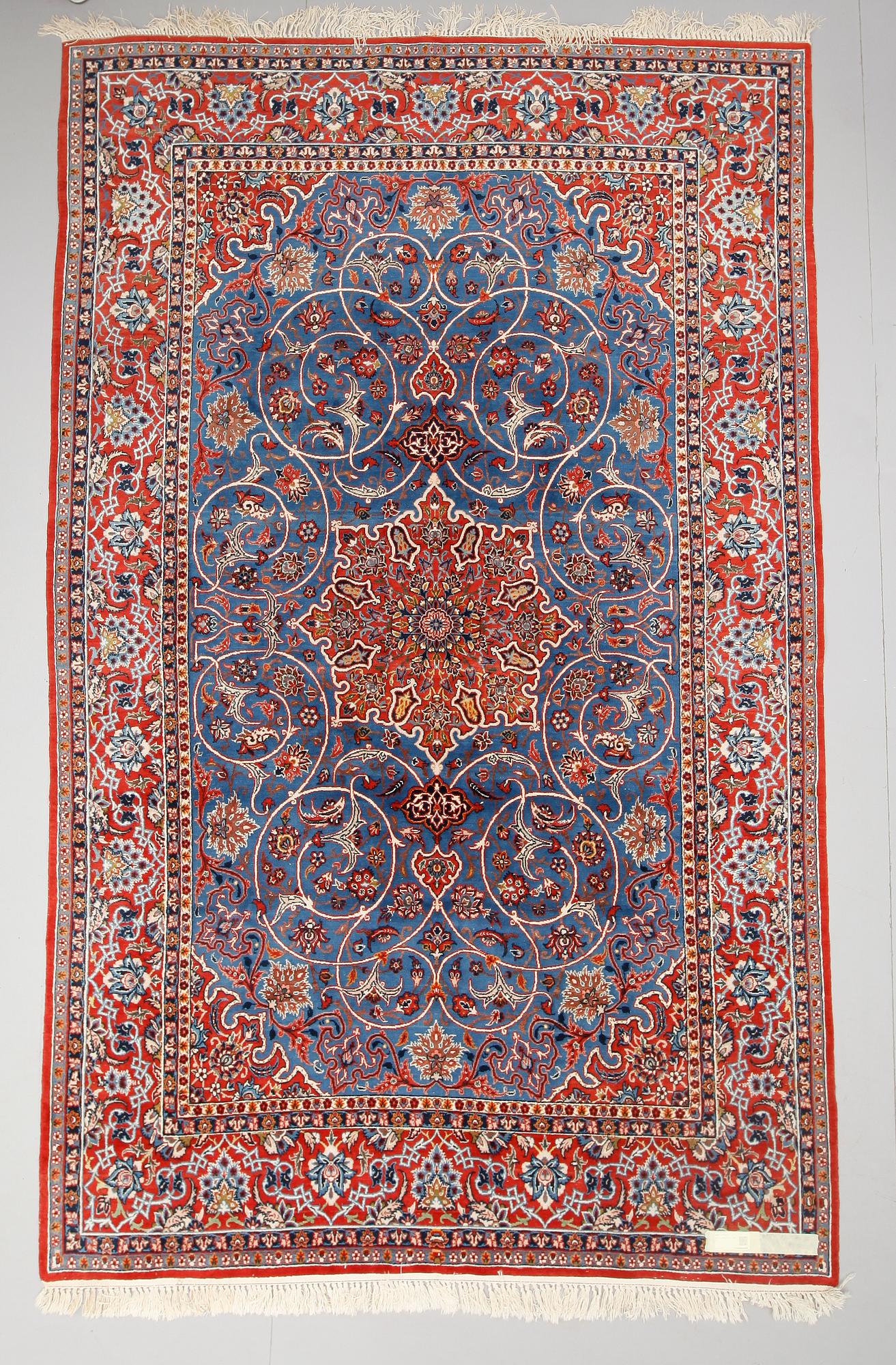 MATTA, Isfahan, old. 203 x 340 cm.