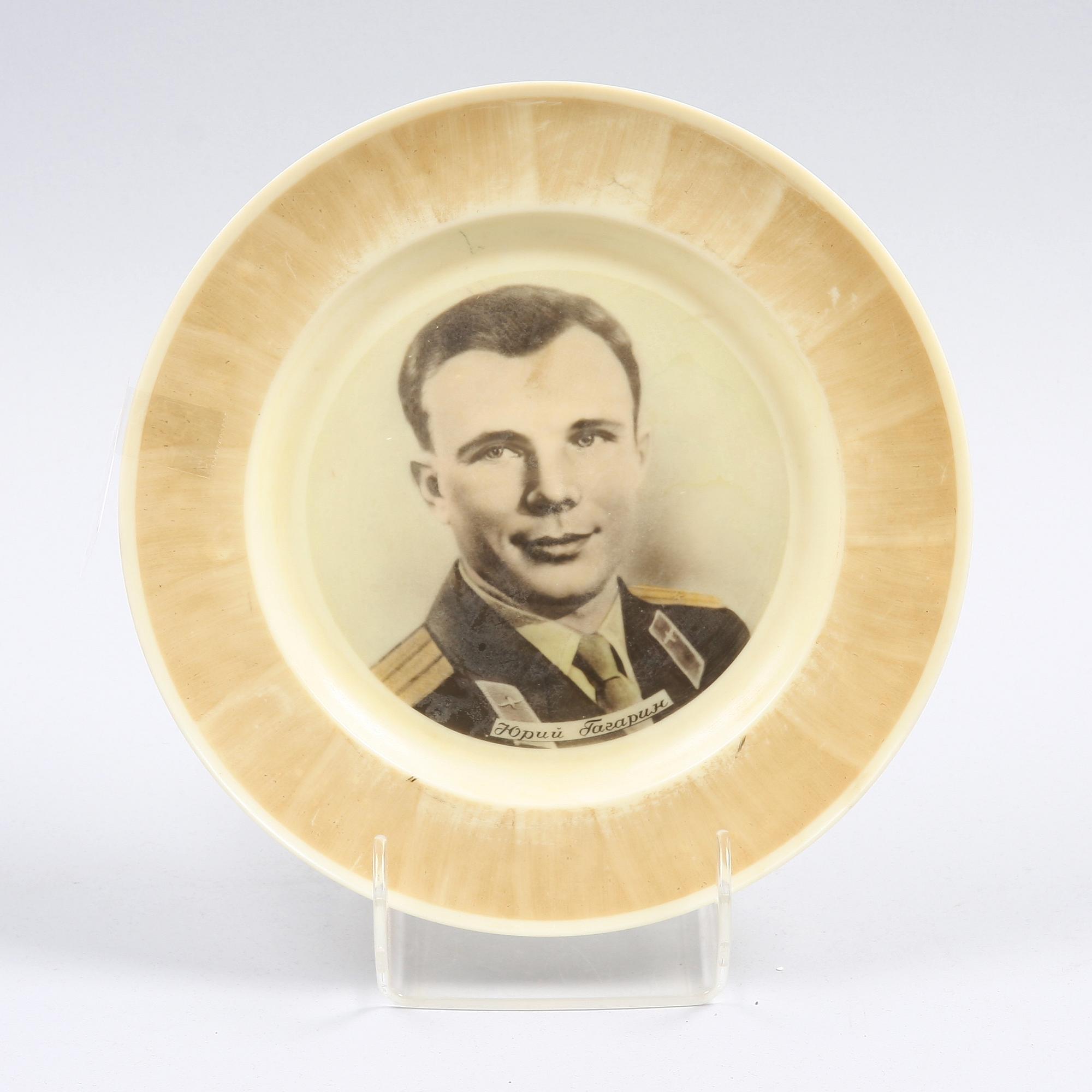 TALLRIK, plast. Sovjetunionen 1960-tal.