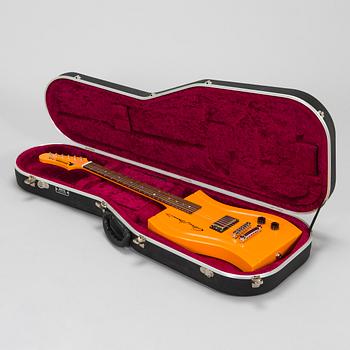 Eero Aarnio, kitara, " Copacabana Guitar", signeerattu Eero Aarnio, Lottonen Guitars, 2006.