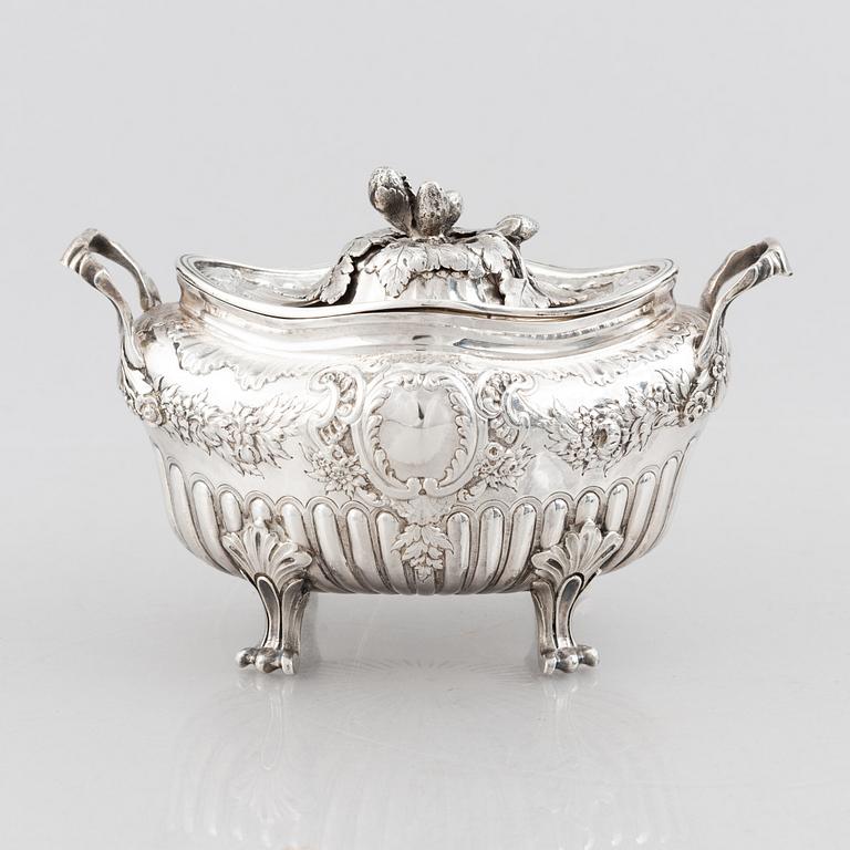 A French 19th century box with lid, 'Historismus' silver, pseudo marks.