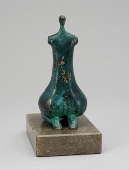 Esperanza Lopez-Montoya, Kneeling woman.