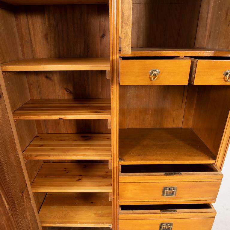 Klädskåp/Garderob tidigt 1900-tal.