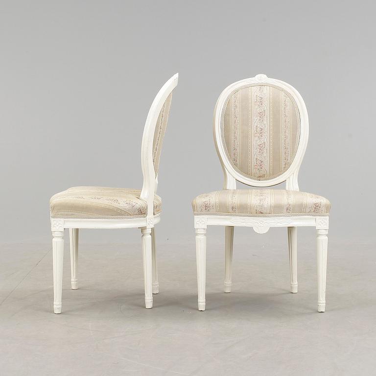 STOLAR, ett par, gustaviansk stil, 1900-talets början.