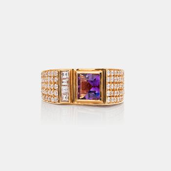1248. An amethyst and diamond, 2.55 cts in total, ring.
