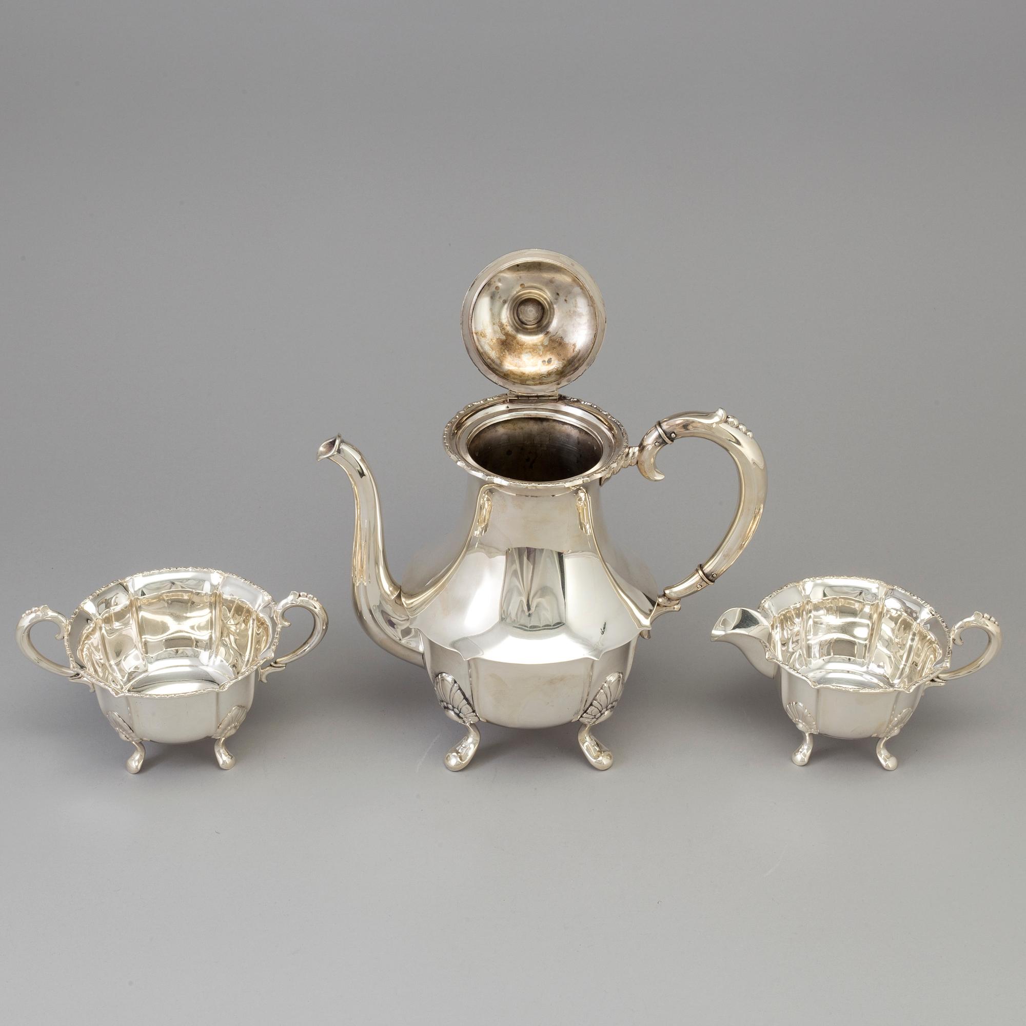 KAFFESERVIS, 3 delar, silver, rokokostil, 1900-talets mitt.