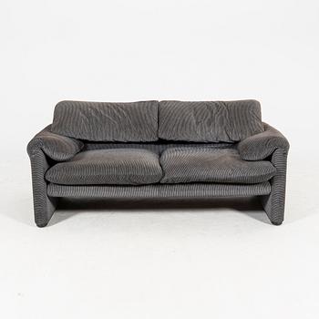 A two seat "Maralunga" sofa by Vico Magistretti for Cassina.