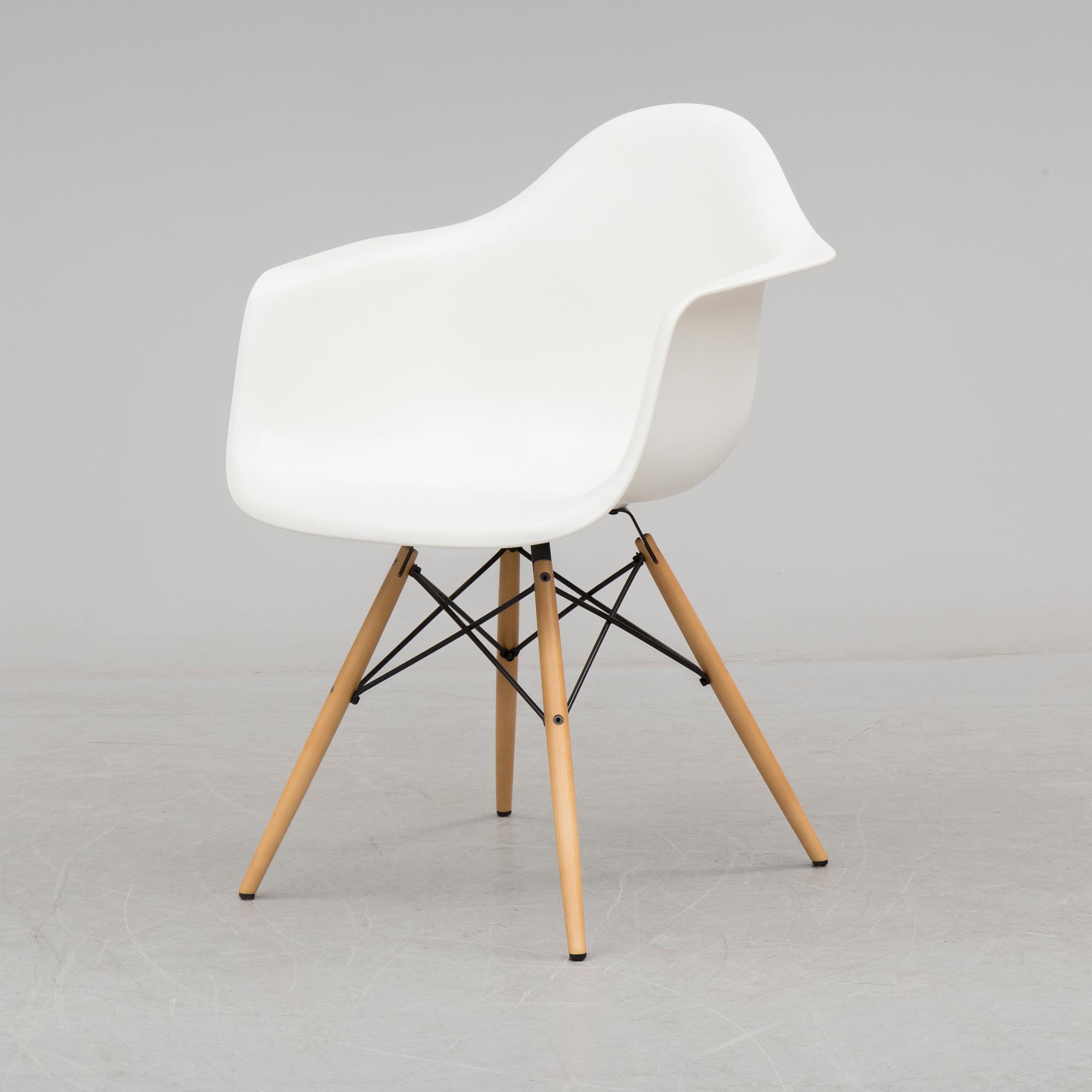 CHARLES & RAY EAMES, a plastic armchair DAW from Vitra, 2016.