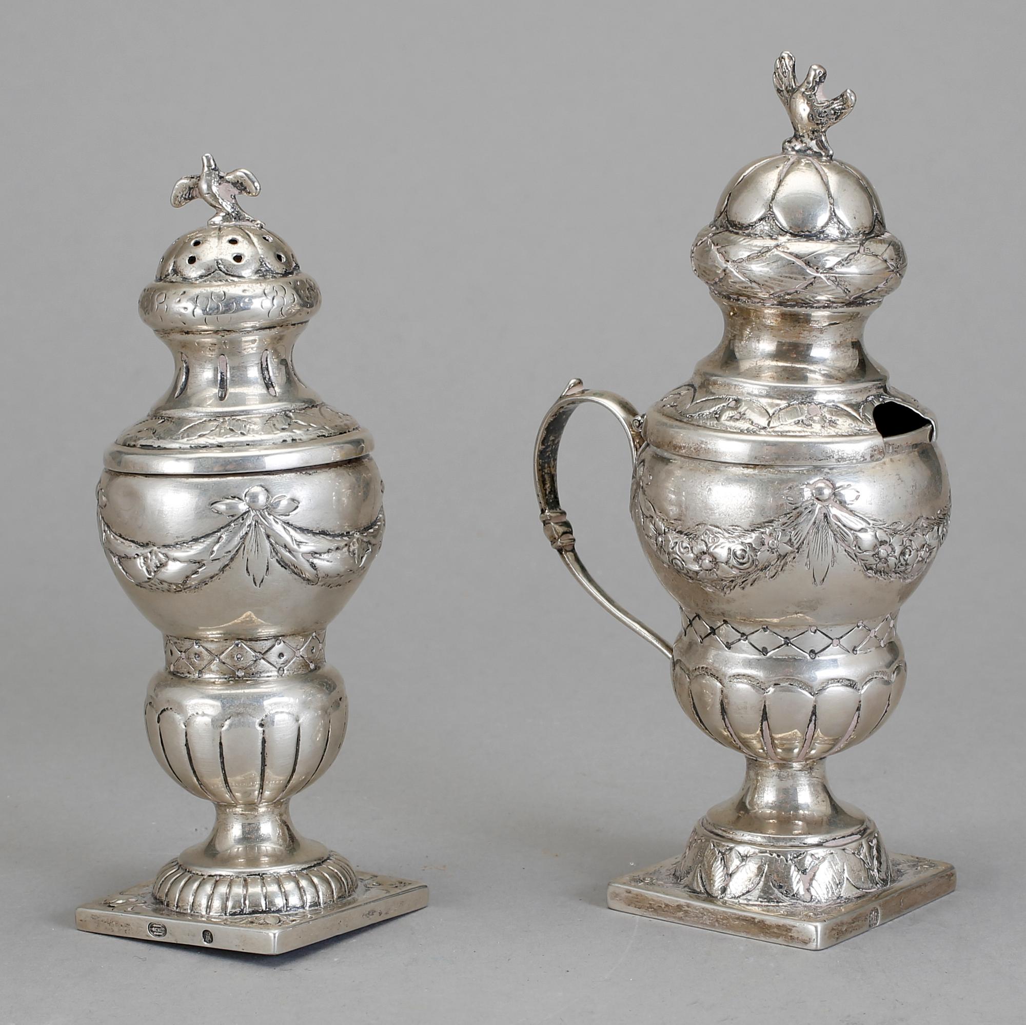SENAPSKAR samt STRÖARE, silver, Christian F Heise, Danmark, 1910. Vikt 225 g.