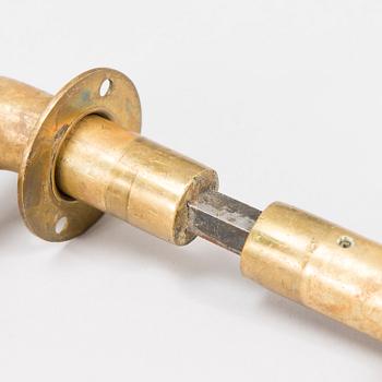 DÖRRHANDTAG, 8 PAR OCH GÅNGJÄRN, 8 PAR, tillverkare Mariefors Bruk, (Kellokosken Tehdas Oy) 1950-tal.