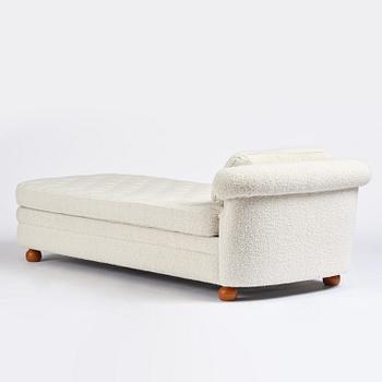 Josef Frank, a daybed model "Couch 775", Firma Svensk Tenn, 2021.