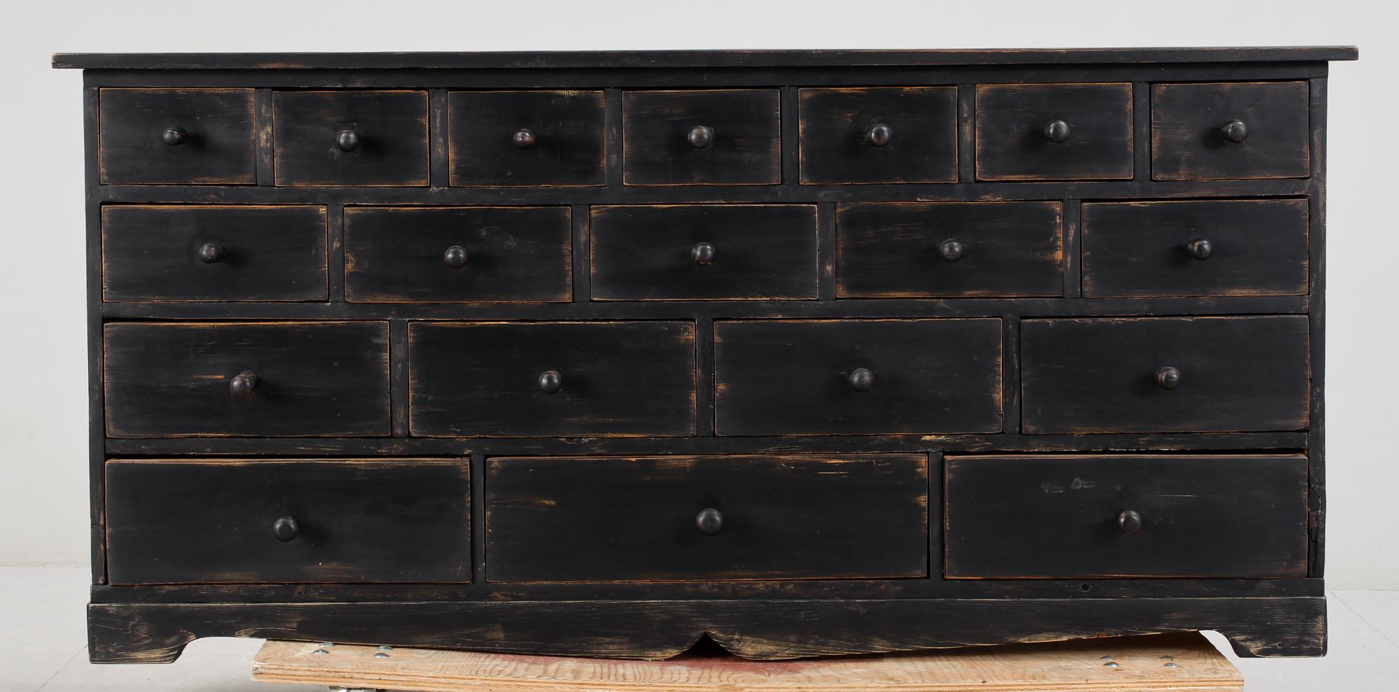 SIDEBORD / LÅDFACK, omkring 1900.