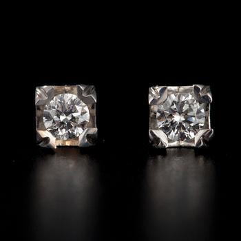 ÖRHÄNGEN, vitguld 14K, diamanter tot. 0,20 ct. Vikt 1,13 g.