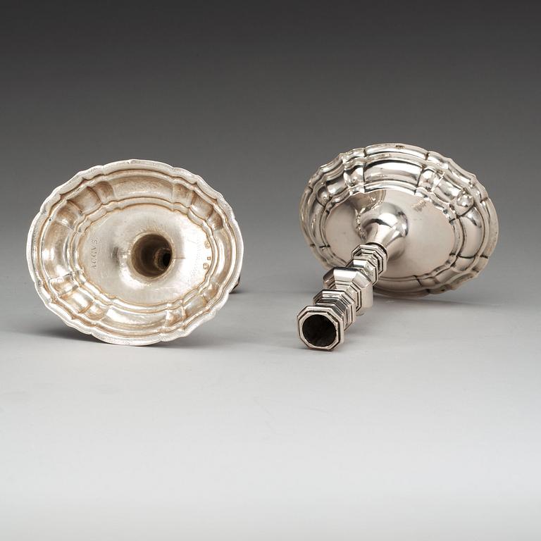 A pair of Polish 18th century silver candelsticks, marks of George Kahlert der Jüngere, Breslau (1732-1772).