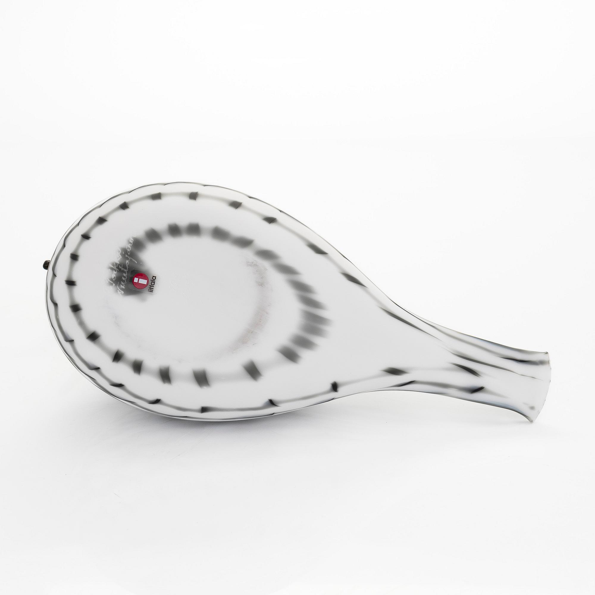 Oiva Toikka, a 'Swan' glass bird, signed O. Toikka Nuutajärvi 128 2005.