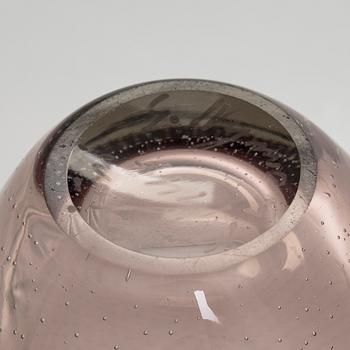 Gunnel Nyman, vas, modell "GN 16", signerad G. Nyman Nuutajärvi Notsjö 1947.