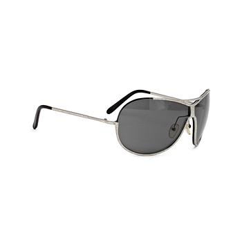 424. VALENTINO, a pair of sunglasses.