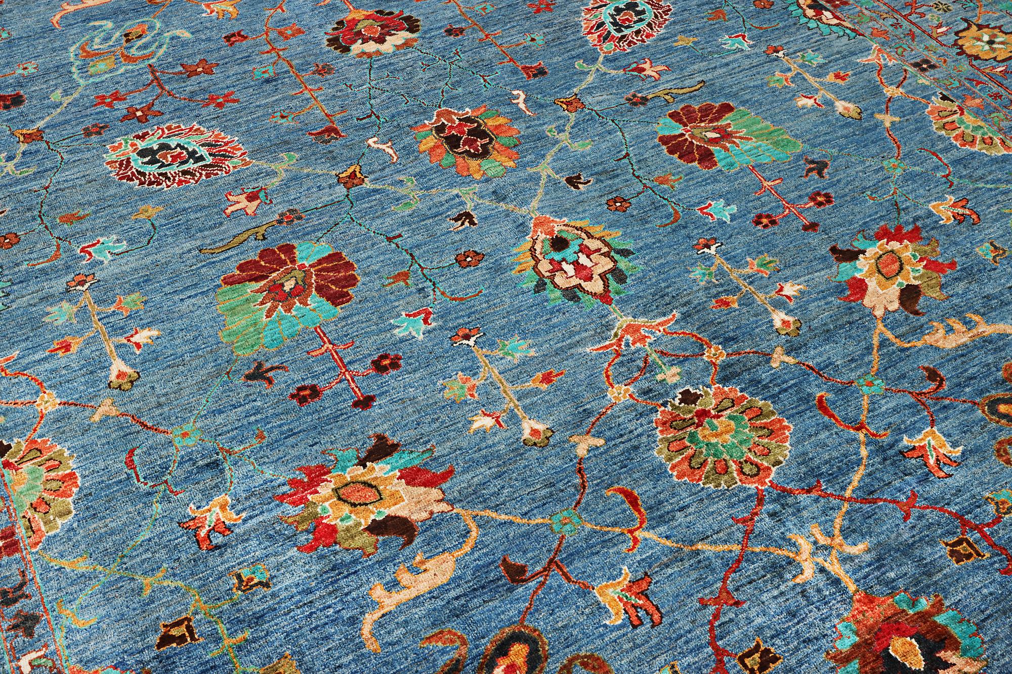 A Khorjin carpet with a Ziegler pattern, c. 307 x 252 cm.