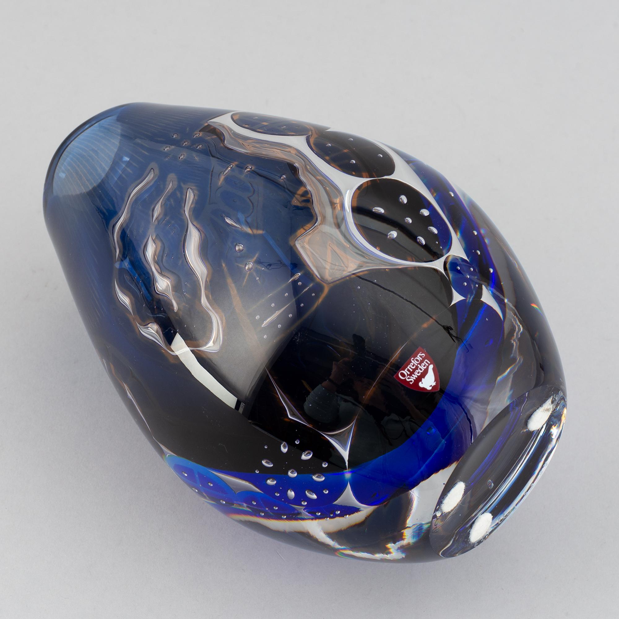 Edvin Öhrström, vase, glass, Ariel, "Flickan och Duvan", Orrefors.