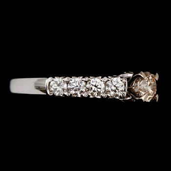RING, 14 k vitguld, briljanter, tot. ca 1.35 ct.