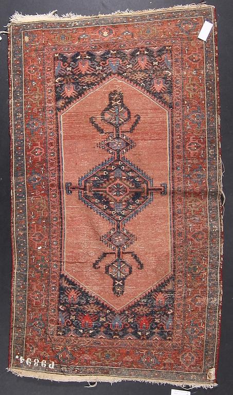 MATTA, orientalisk. Ca 180 x 107.