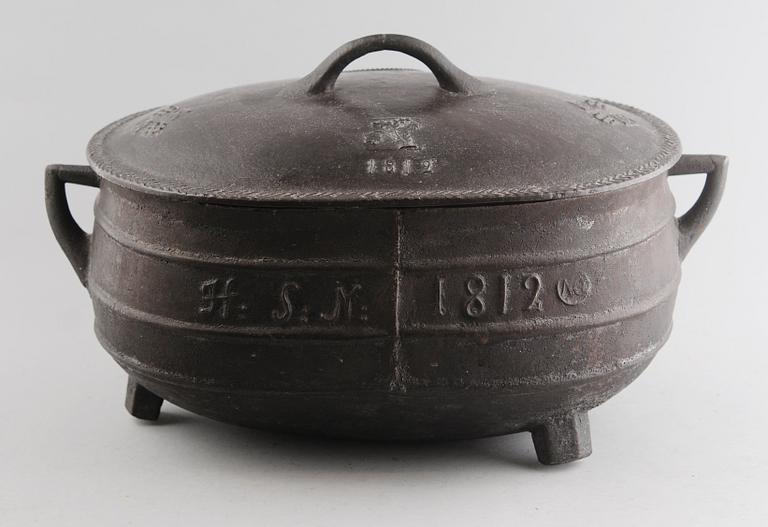 GRYTA MED LOCK, gjutjärn, märkt HSN 1812.