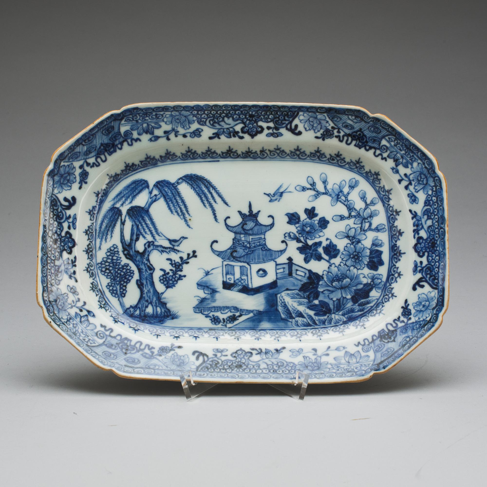 STEKFAT, porslin, Kina, 1700-tal.
