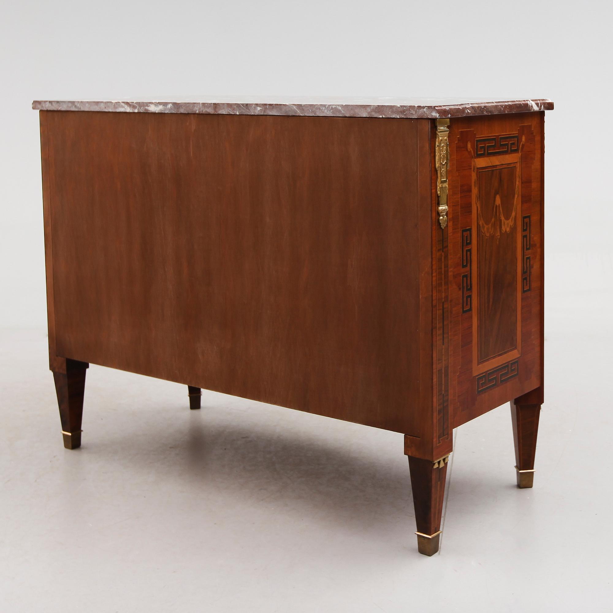 BYRÅ, gustaviansk stil, 1900-talets andra hälft.