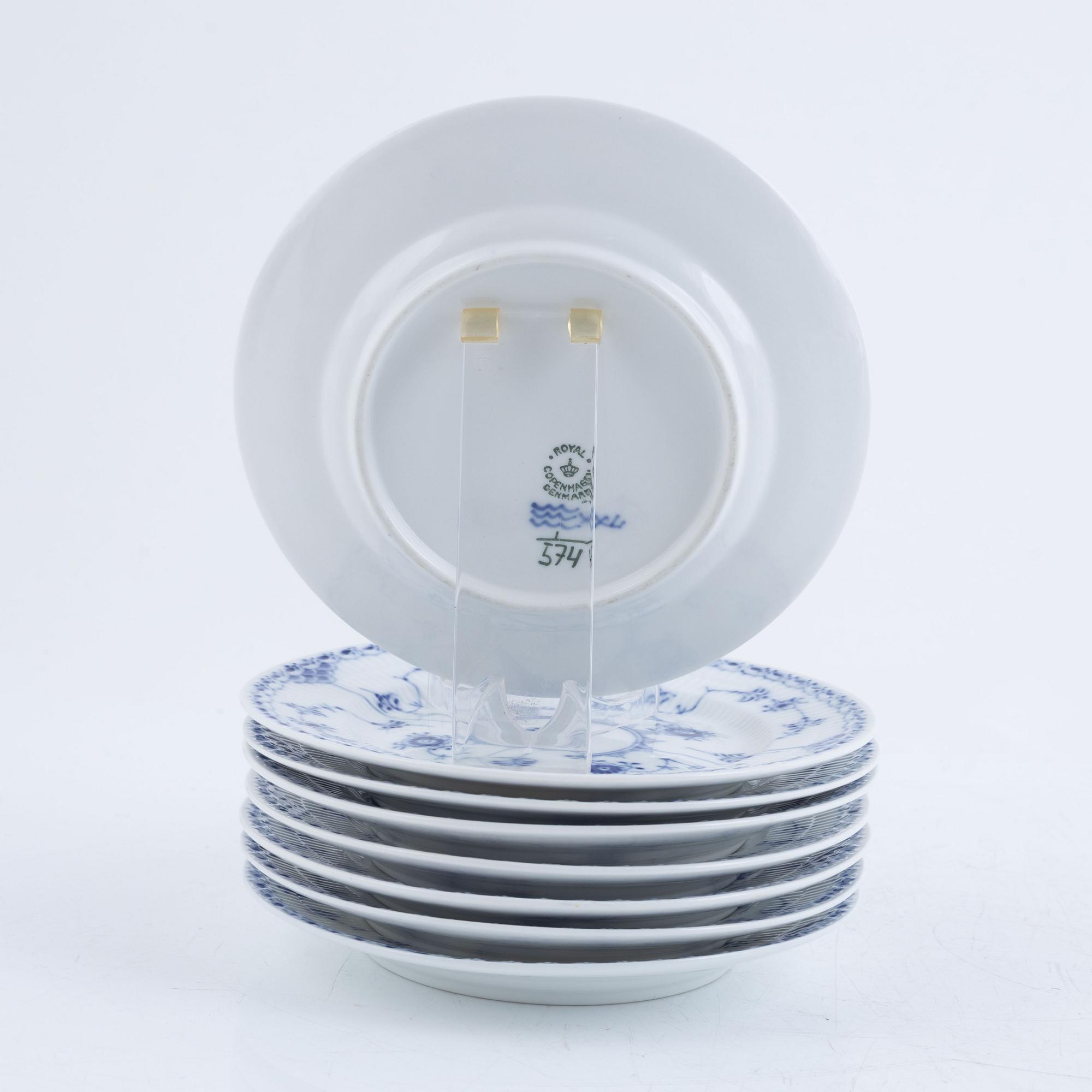 Service parts, 21 pieces, porcelain, "Musselmalet", full and half lace, Royal Copenhagen, Denmark.