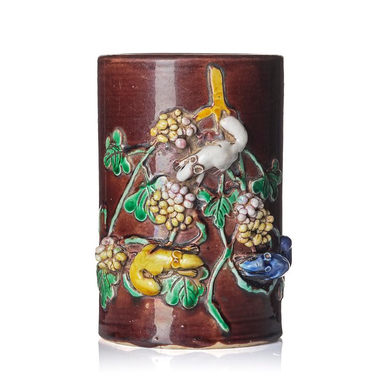 A bisquit glazed brush pot, Bitong, Qing dynasty, Kangxi (1662-1722).