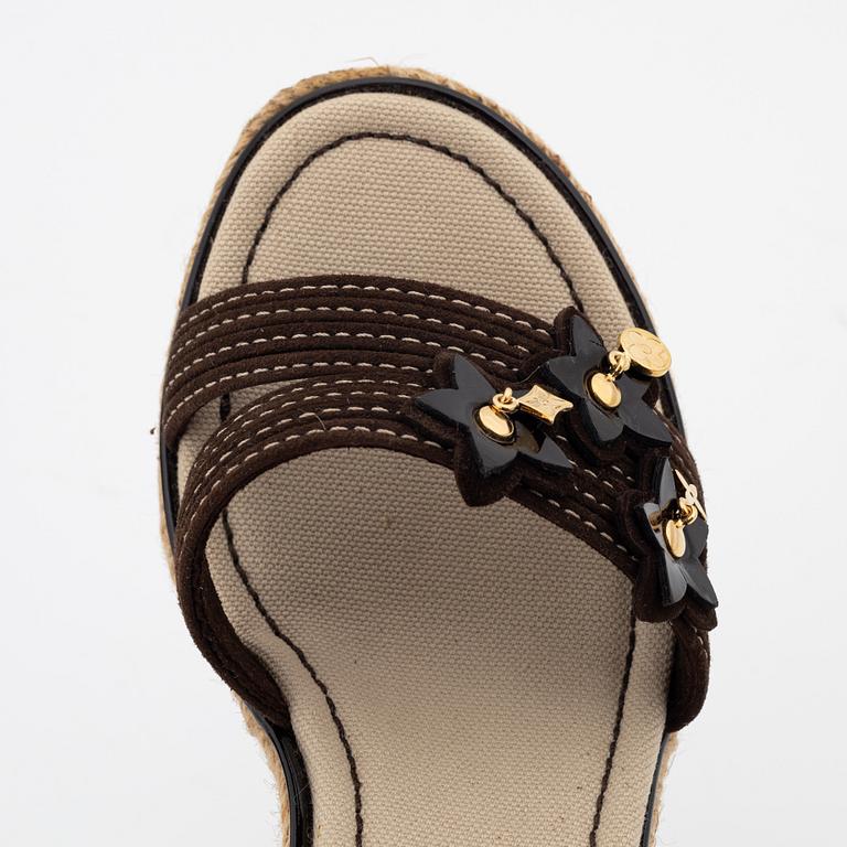Louis Vuitton, sandaletter, italiensk storlek 36 1/2.