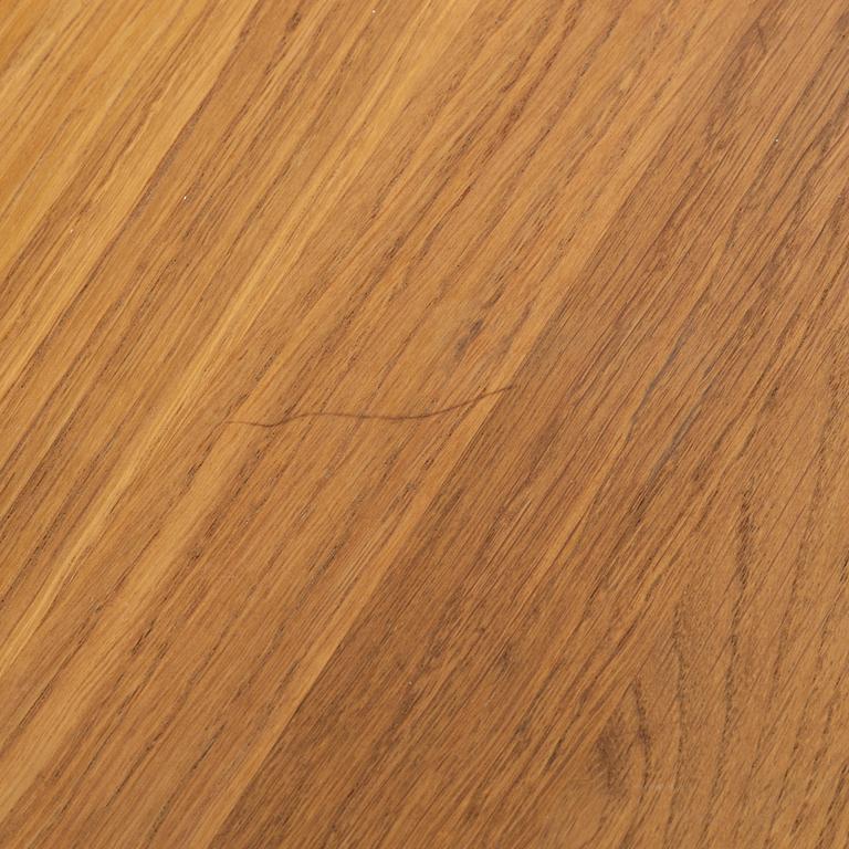 Jonas Lindvall, matbord, "Miss Tailor", Stolab. 2021.