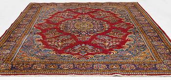 A rug, oriental, 326 x 248 cm.