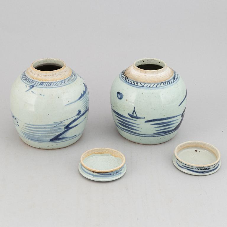 Two blue and white jars with cover, Qing dynasty, 19th Century.