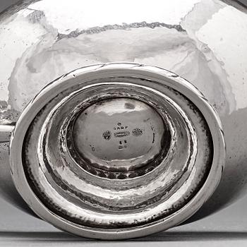 Georg Jensen, a 4 pieces coffee and tea service, Copenhagen 1915-19, 830/1000 silver. Design nr 88.