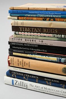 17 books and catalouges, mostly about oriental crafts, 20th century.