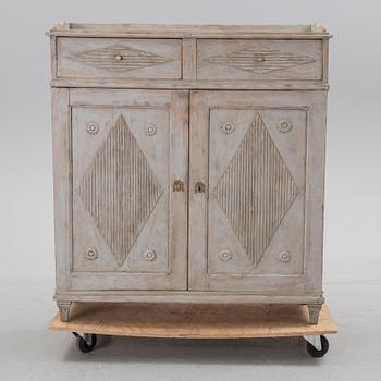 A late Gustavian cupboard from around year 1800.