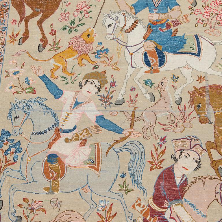 A semi-antique Isfahan rug, central Persia, approx. 243 x 151 cm.