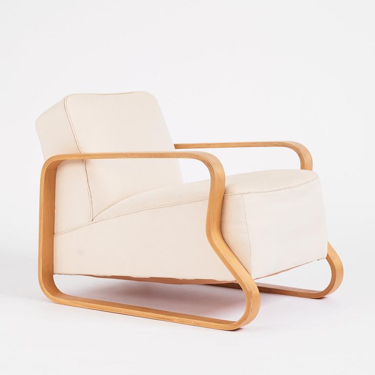 Alvar Aalto, 'Padded Paimio model 44' easy chair, Huonekalu-ja Rakennustyötehdas Oy or Artek, Finland circa 1934-35.