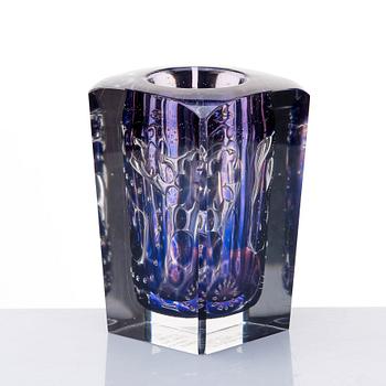 Edvin Öhrström, an 'Ariel' glass vase, Orrefors 1952.