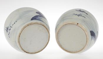 KRUS, 2 st, porslin, Kina, Qingdynastin, 1800-tal.