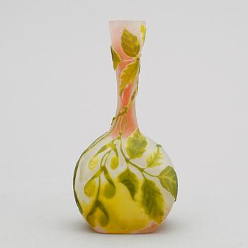 VAS, glas, Emile Gallé, Frankrike, jugend, 1900-talets första hälft, sign Gallé med stjärna.