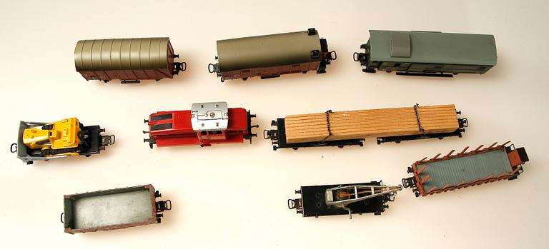 VAGNAR samt LOK, 9 st, Märklin, H0.