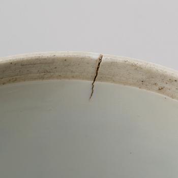 LOCKPOKAL på fot, porslin, Kina, Kangxi 1662-1722.